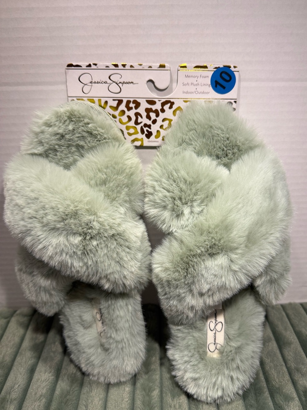 Jessica Simpson Women’s Plush Faux-Fur Slippers - Sage Green
